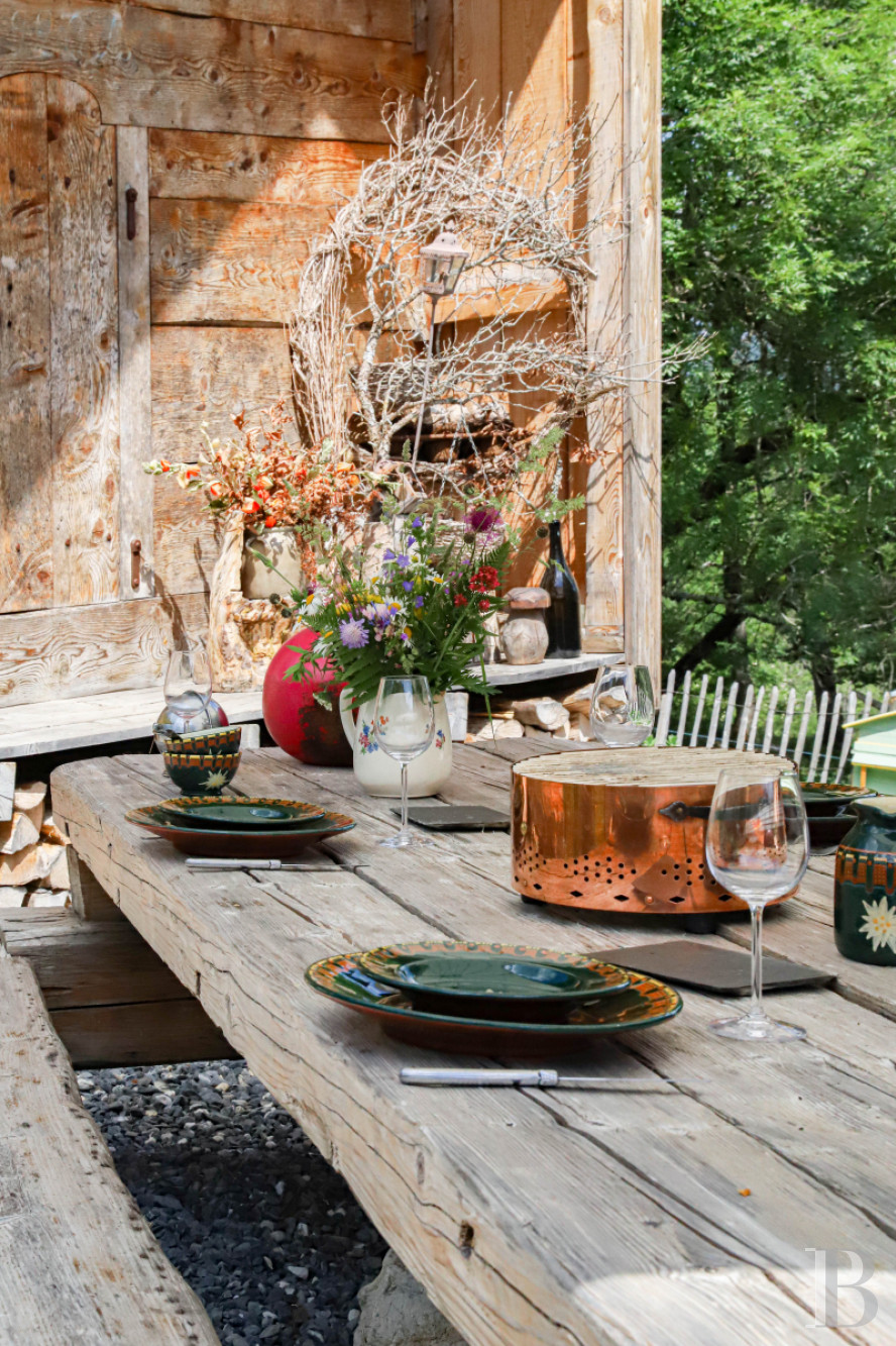 A traditional chalet barn surrounded by alpine pastures in Haute-Savoie, not far from Morzine - photo  n°8